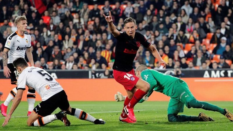 Marcos Llorente cetak gol ke gawang Valencia (marca com)