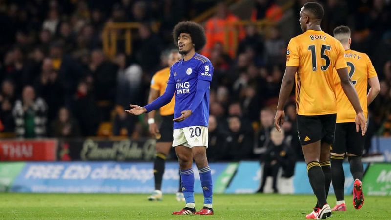 hamza-choudhury saat menerima kartu kuning kedua (beinsports com)