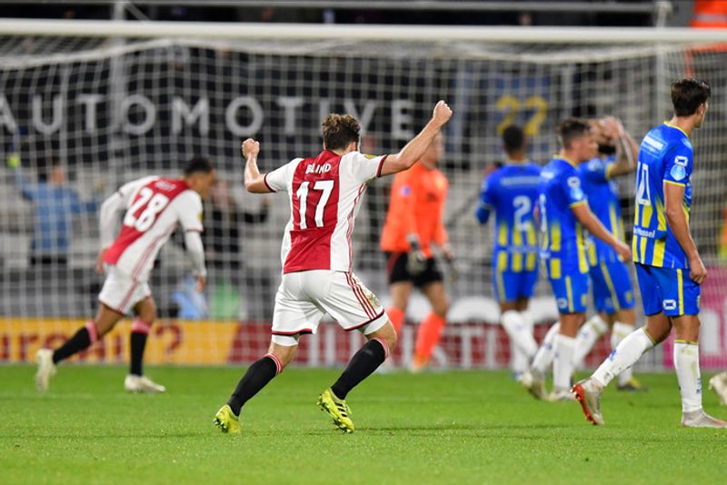 ajax kalahkan waalwijk (ad nl)
