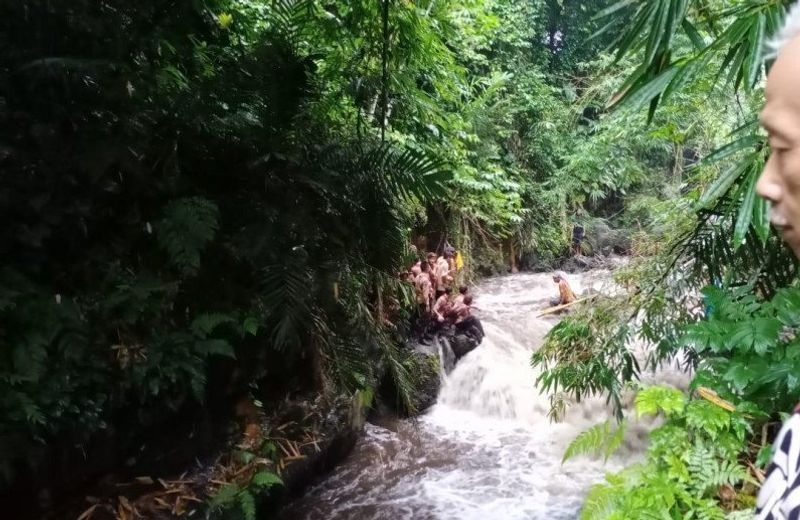 terseret banjir