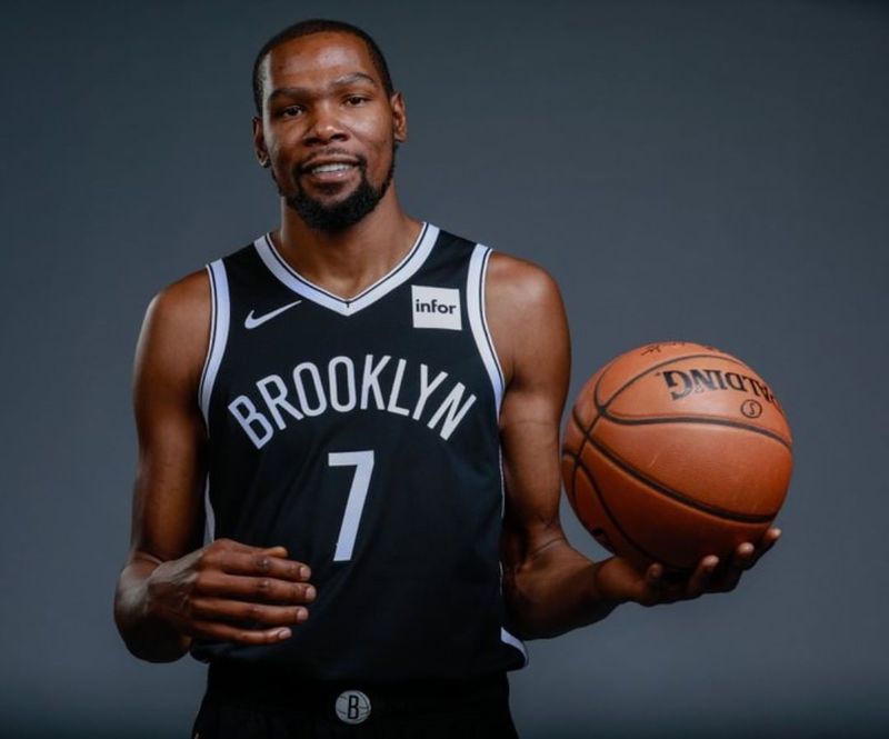 Pebasket NBA Kevin Durant Positif Terkena Virus Corona