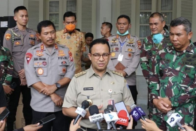 anies-kerumuman massa