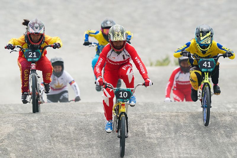 balap sepeda bmx (mainsepeda com)