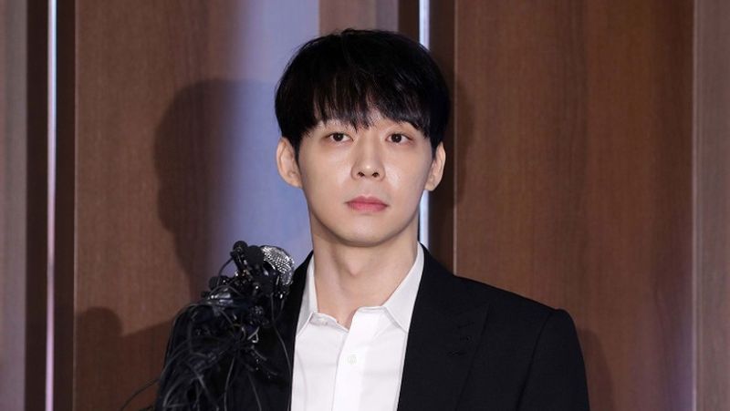 Park Yoo chun (billboard com)