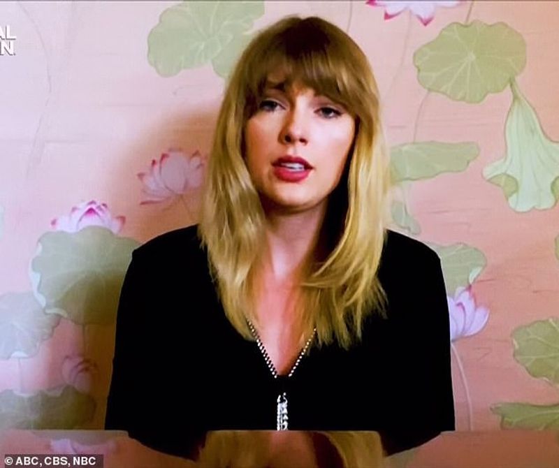 taylor swift (dailymail co uk)