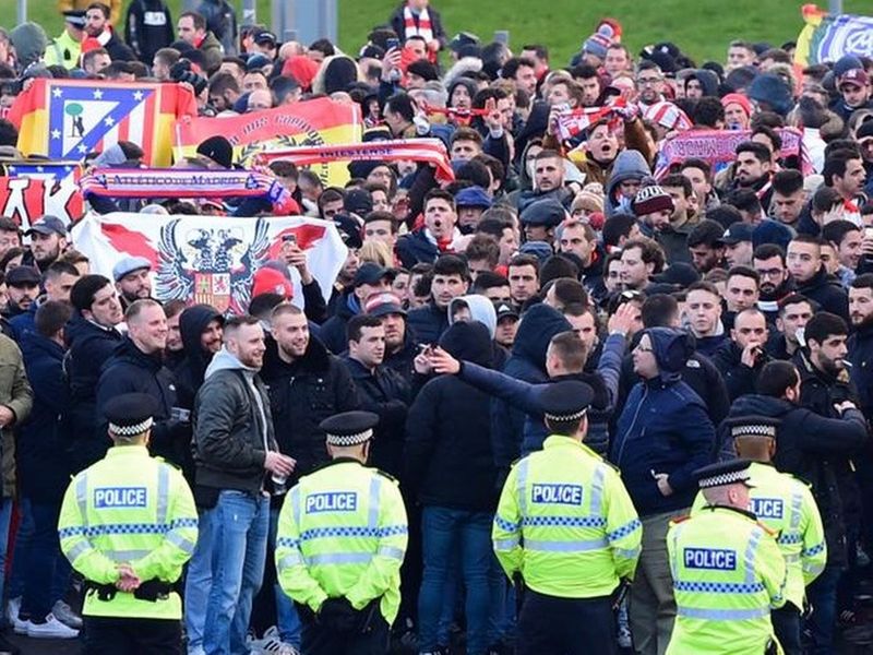fans atletico (liverpoolecho com)