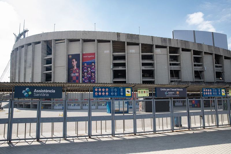 nou camp (barcablaugranes com)