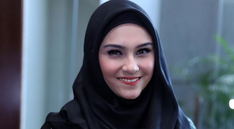 Zee Zee Shahab (jabarekpres com)