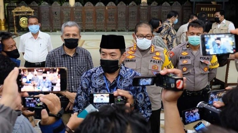 Wabup-Sidoarjo-Nur-Ahmad-saat-beri-keterangan-foto-purnomo-SP