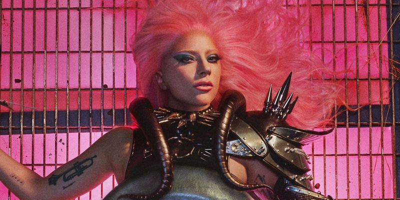 lady gaga (gagadaily com)