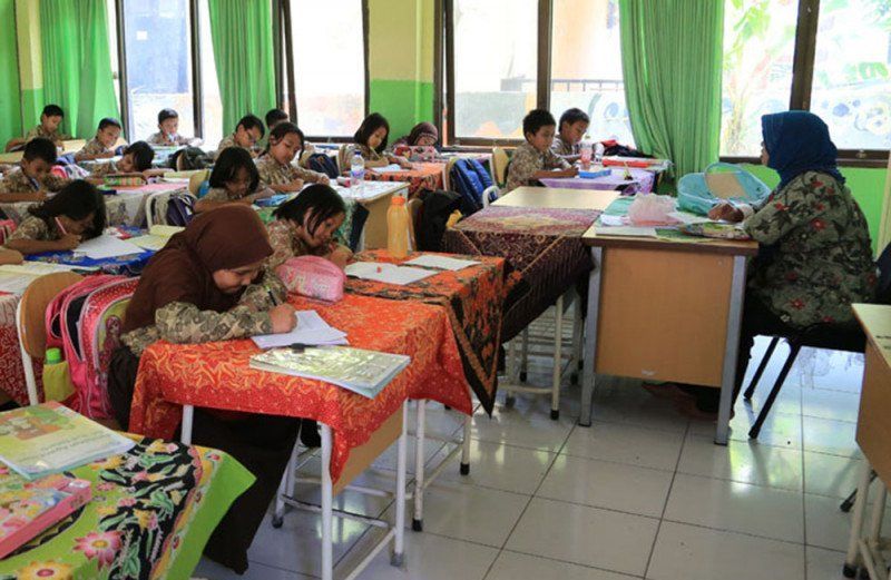 ilustrasi-pelajar-sekolah-2