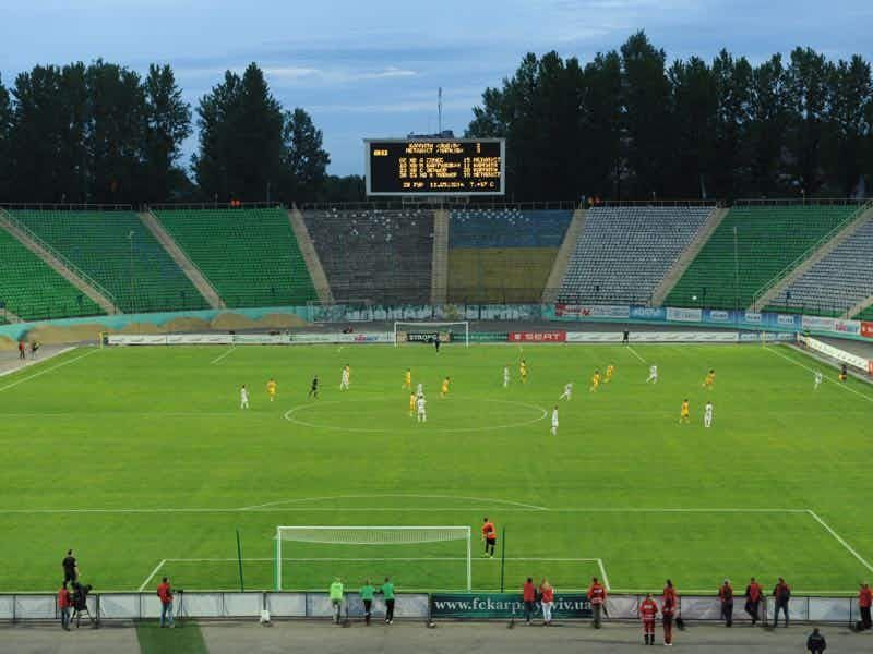 karpaty lviv (onfottball com)
