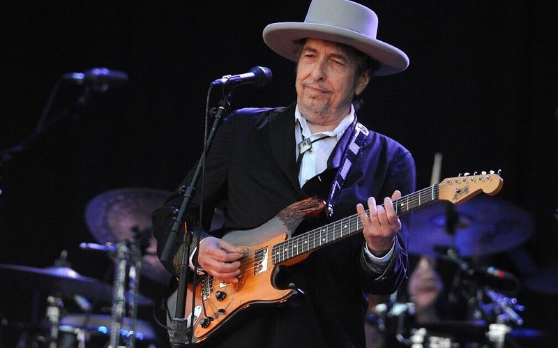 Bob Dylan  (mldspot com)