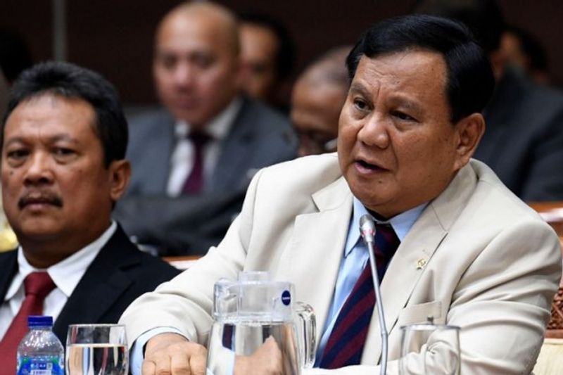riset-ungkap-prabowo-tokoh-kontroversial-di-antara-4-menteri-jokowi-gEE4bM8nSd