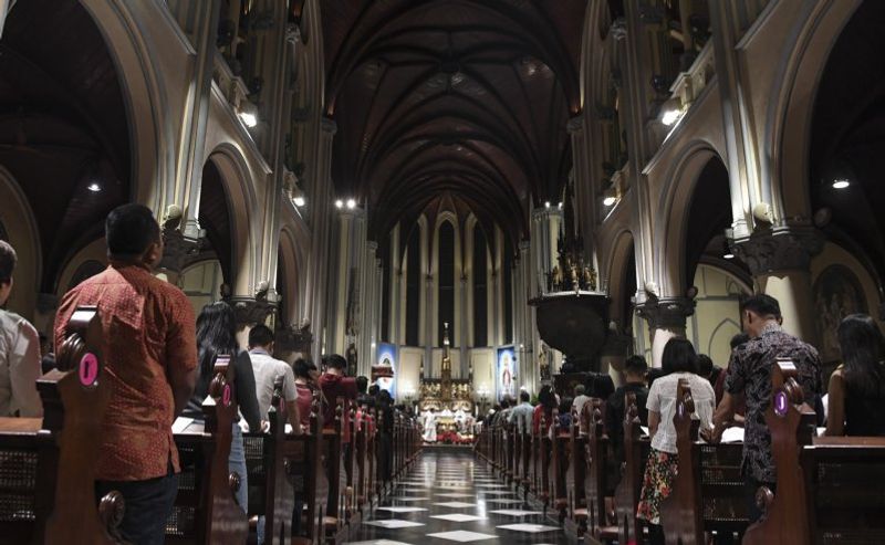 Misa-Malam-Natal-Katedral-241218-hma-2