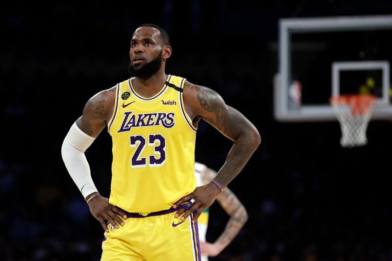 LeBron James (forbes com)1