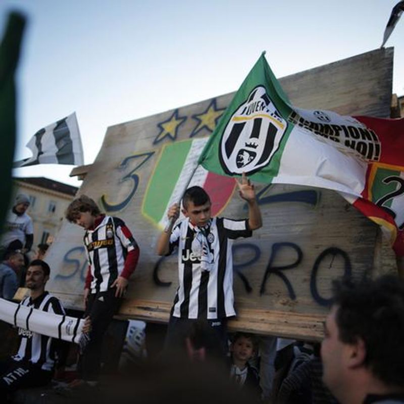 fans juve (thenational ae)