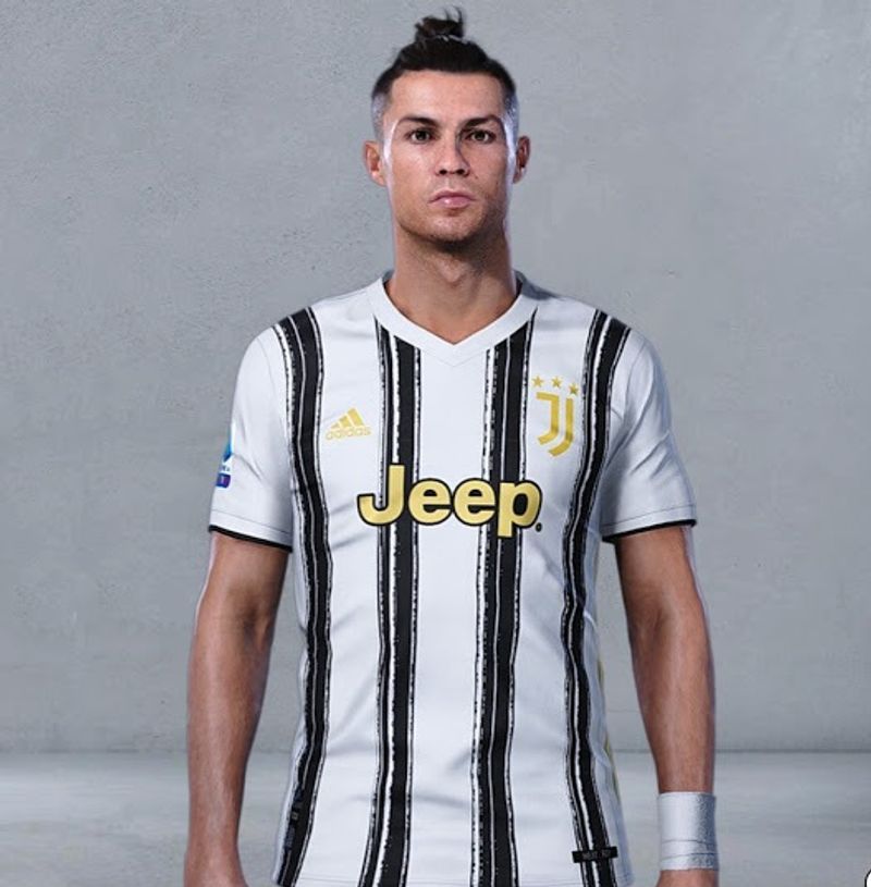 juventus jersey (footyheadlines com)