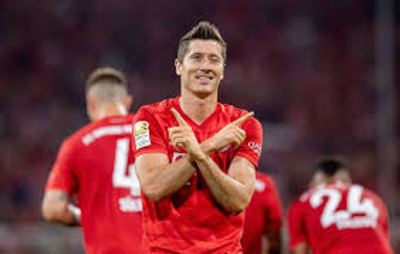robert lewandowski - kontrak