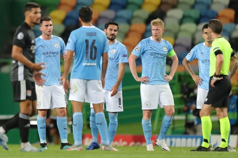 kevin de bruyne (ketiga dari kanan)