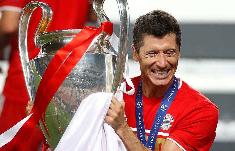 robert lewandowski (givemesport com)