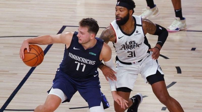 luka doncic dan marcus morris (thesportsrush com)