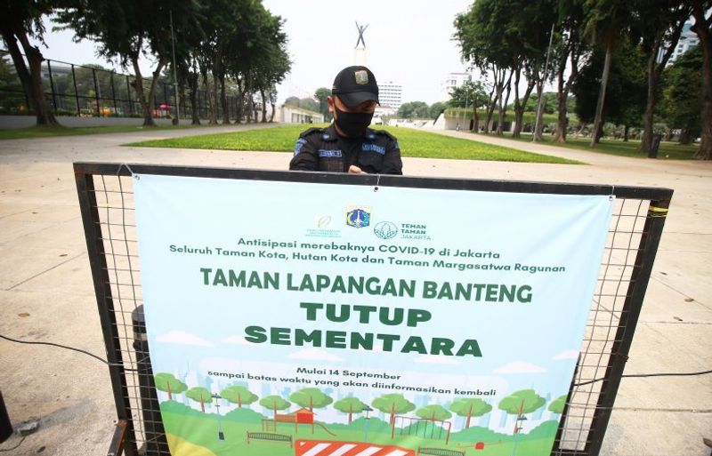 antarafoto-lapangan-banteng-kembali-ditutup-140920-riv-1_1