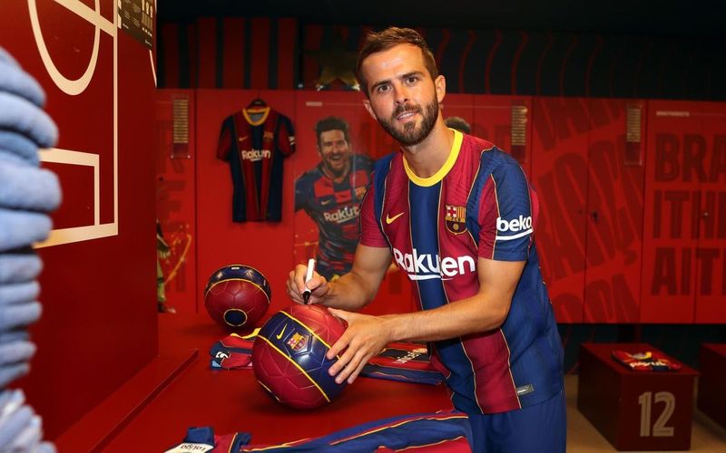 Miralem pjanic (fcbarcelona com)