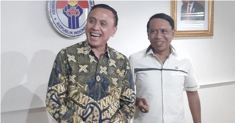 Menpora Zainudin Amali (kanan) bersama Ketua PSSI Komjen Pol  Mochamad Iriawan