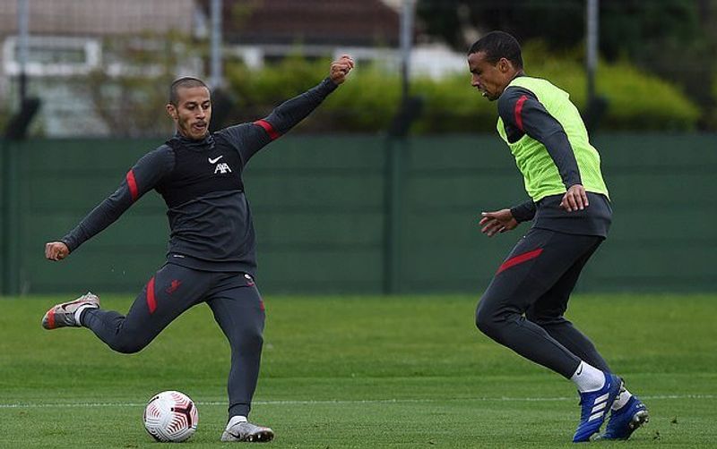 Thiago alcantara dan Matip (dailymail)