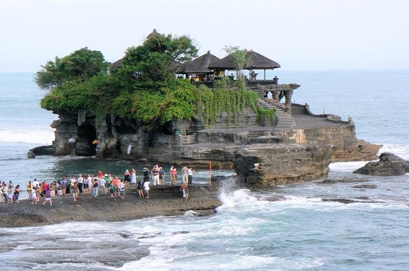 tanah-lot