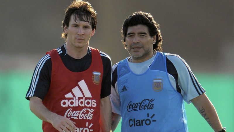 Lionel Messi dan Maradona (footballespana)