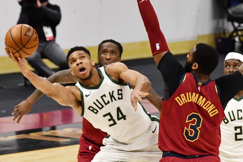 Giannis Antetokounmpo (essentiallysports com)