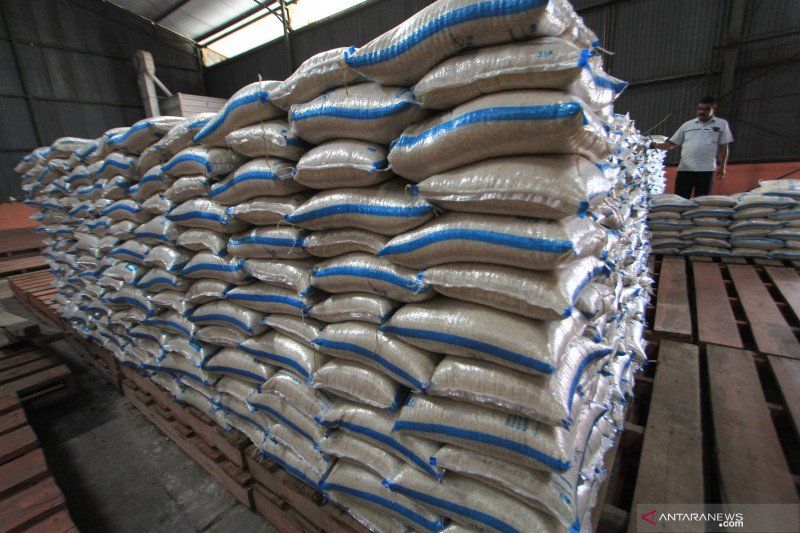 Stok-Beras-Bulog-110320-DA-2