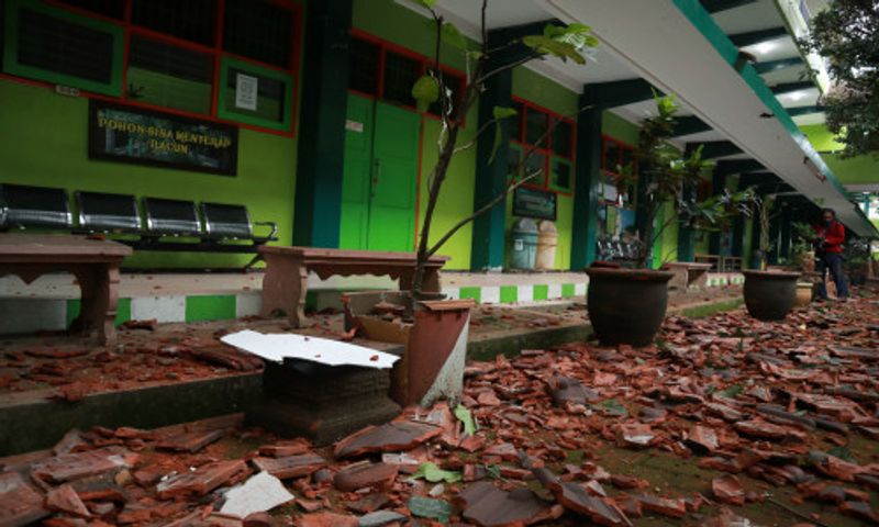 dampak gempa
