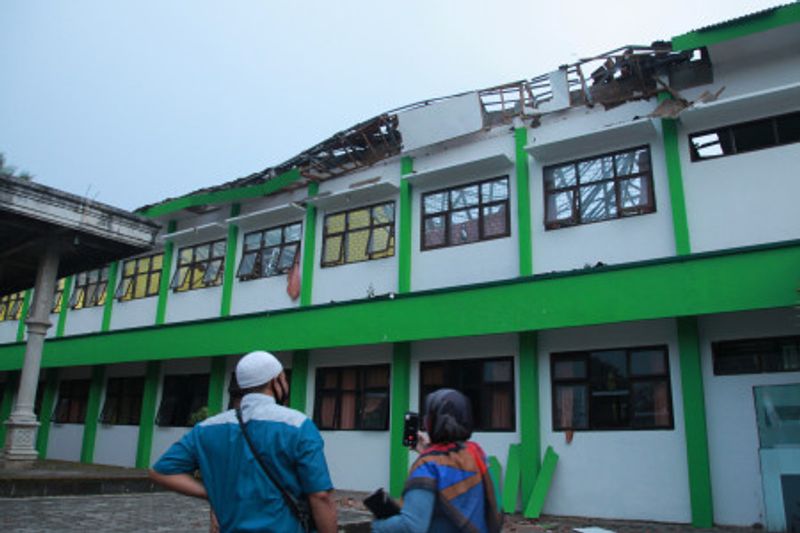 sekolah-dampak gempa