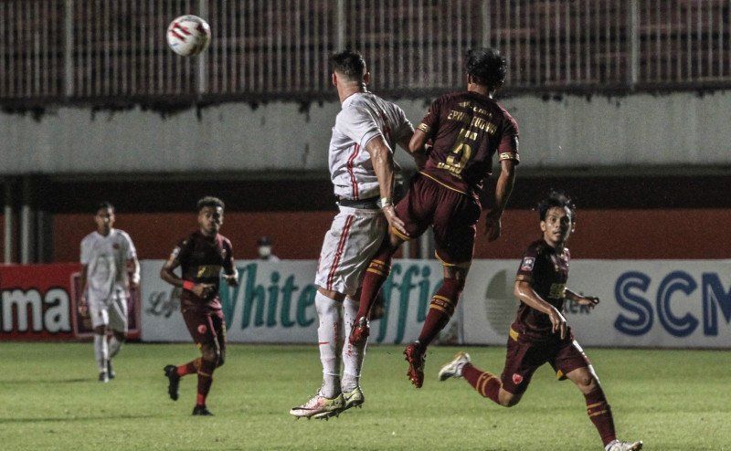 antarafoto-persija-melawan-psm-makassar-150421-hnd-4