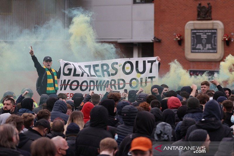 20210513-suporter-manchester-united