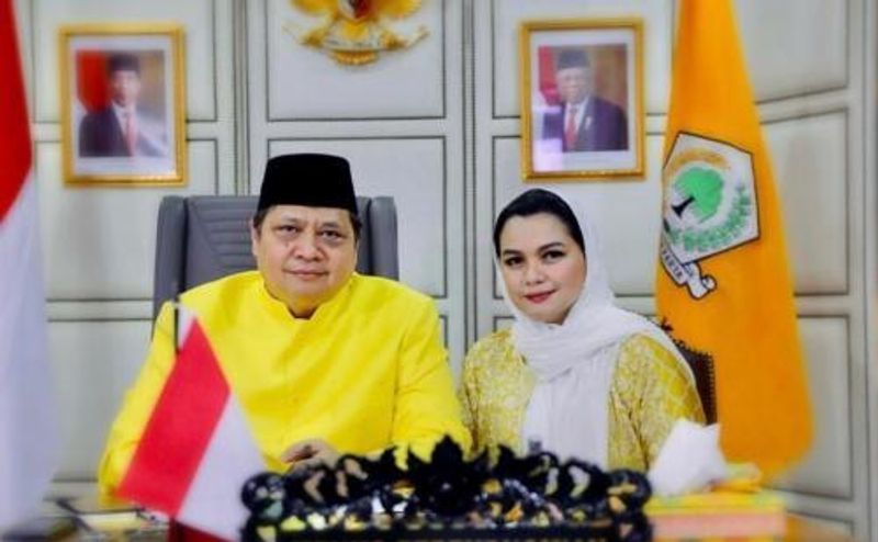 bahas-new-normal-saat-halal-bihalal-virtual-airlangga-jangan-sampai-banyak-phk-l