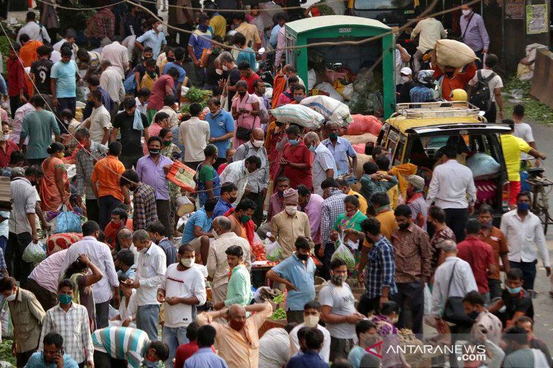 2021-04-05T062721Z_1356253662_RC2IPM9LX0BS_RTRMADP_3_HEALTH-CORONAVIRUS-INDIA