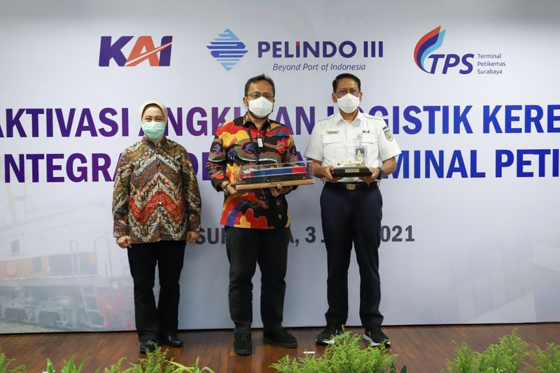 kereta-02
