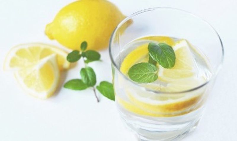 air-minum-dengan-tambahan-rasa-lemon-_161104065707-199