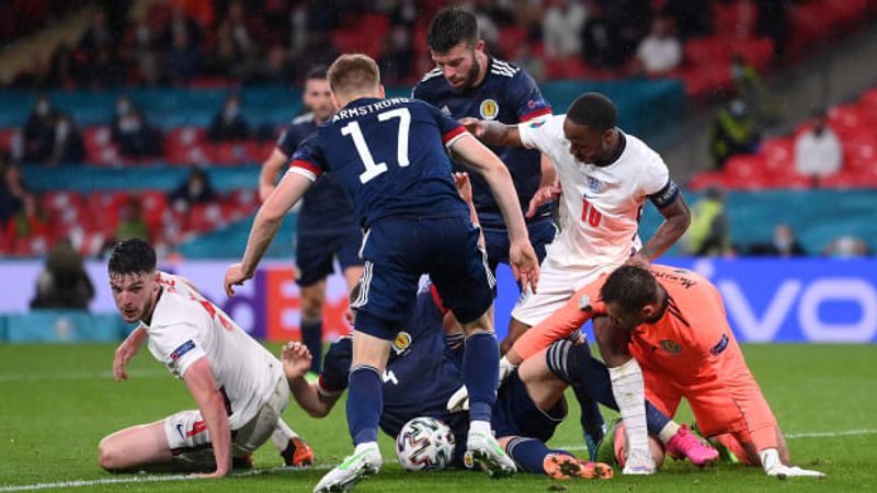 inggris vs skotlandia (si com)