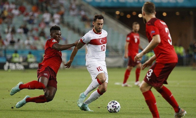hakan-calhanoglu-turki