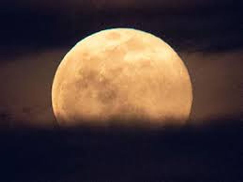 Jangan Sampai Ketinggalan Supermoon Terakhir! Strawberry Moon Muncul Nanti Malam