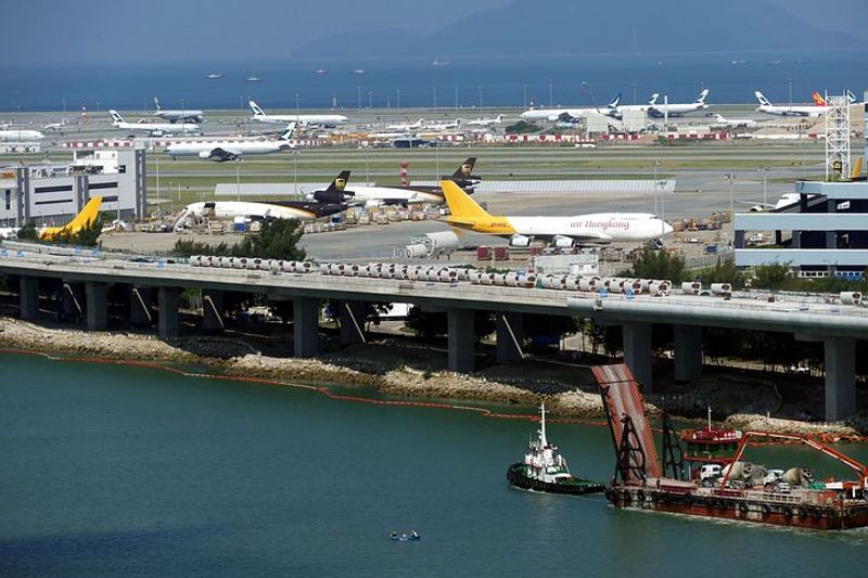 hong-kong-airport-1879477__480