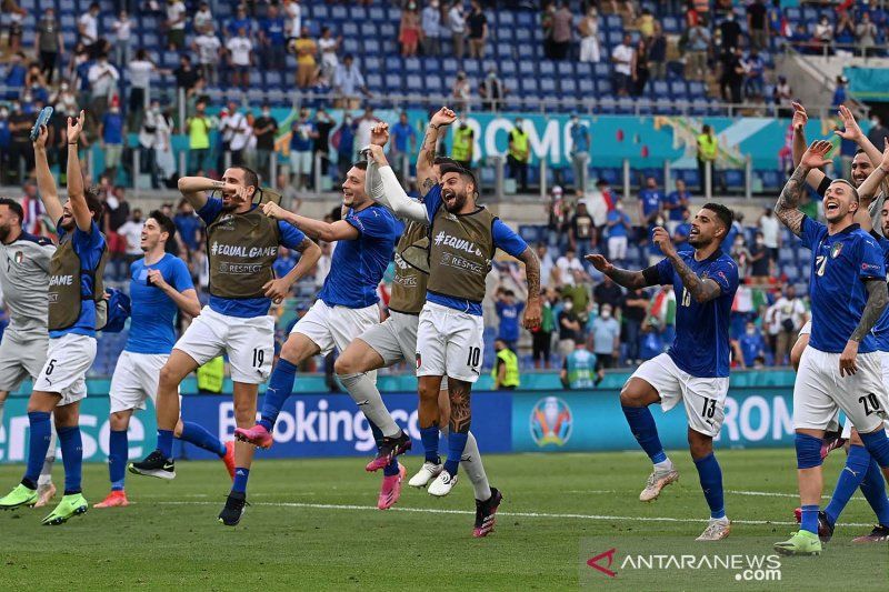 2021-06-20T182341Z_1962157953_UP1EH6K1E0463_RTRMADP_3_SOCCER-EURO-ITA-WAL-REPORT