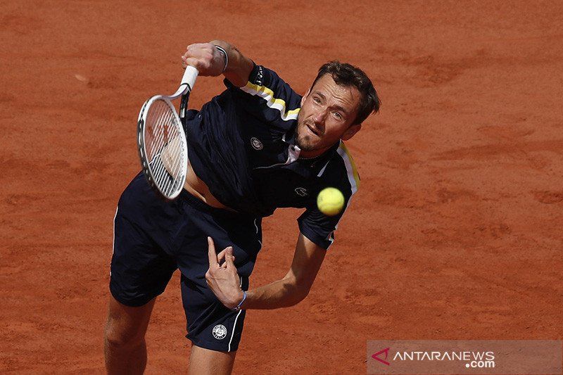 2021-06-06T135057Z_15831843_UP1EH6612GWVP_RTRMADP_3_TENNIS-FRENCHOPEN