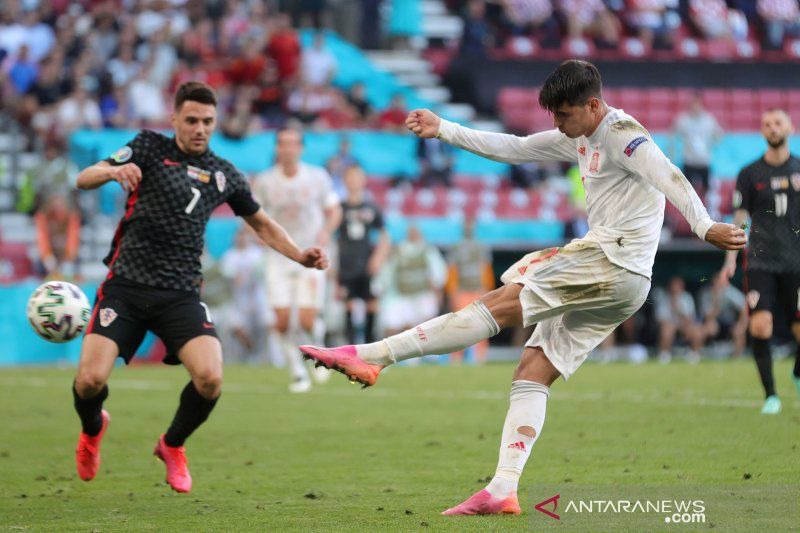2021-06-28T194846Z_284060653_UP1EH6S1EMUQF_RTRMADP_3_SOCCER-EURO-CRO-ESP-REPORT