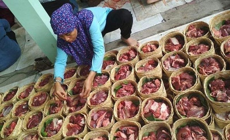 besek daging kurban